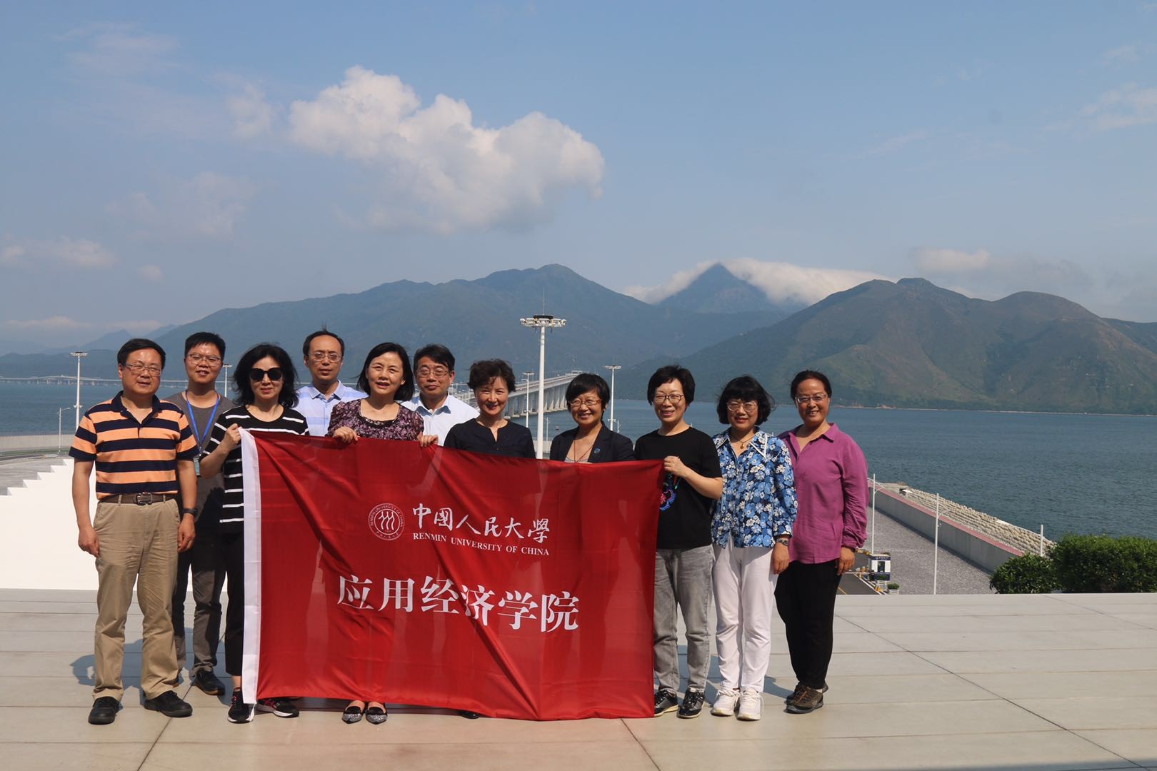免费色情片