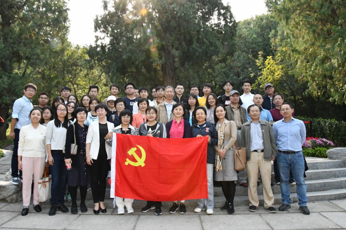 免费色情片