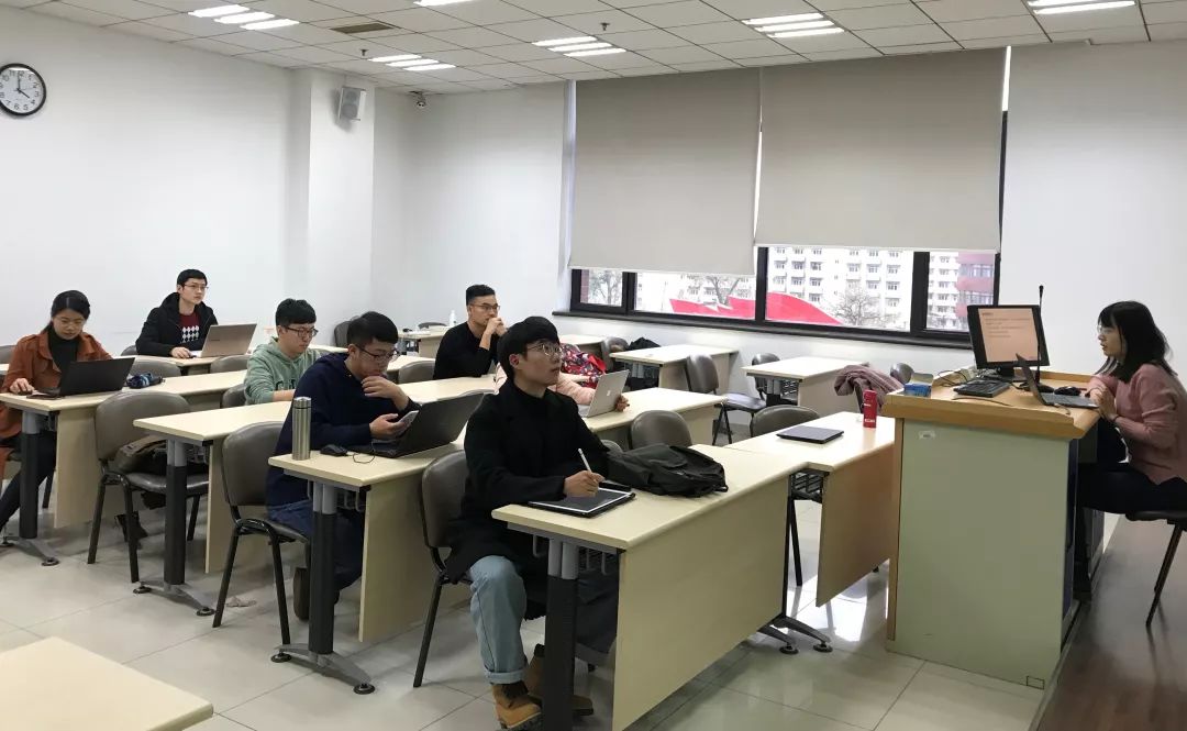 免费色情片