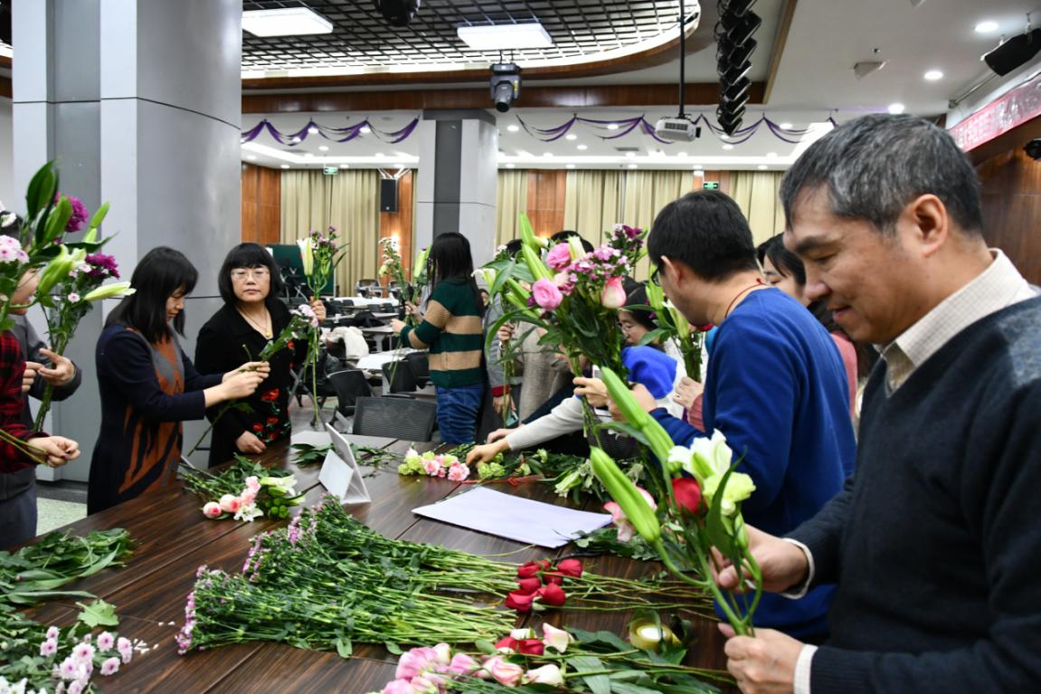 免费色情片