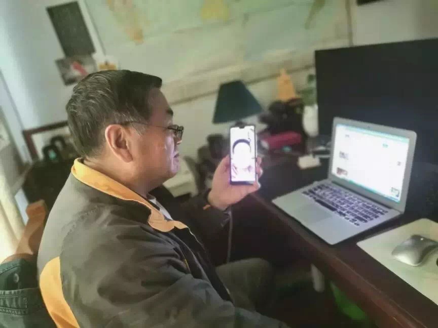 免费色情片