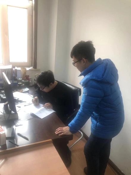 免费色情片