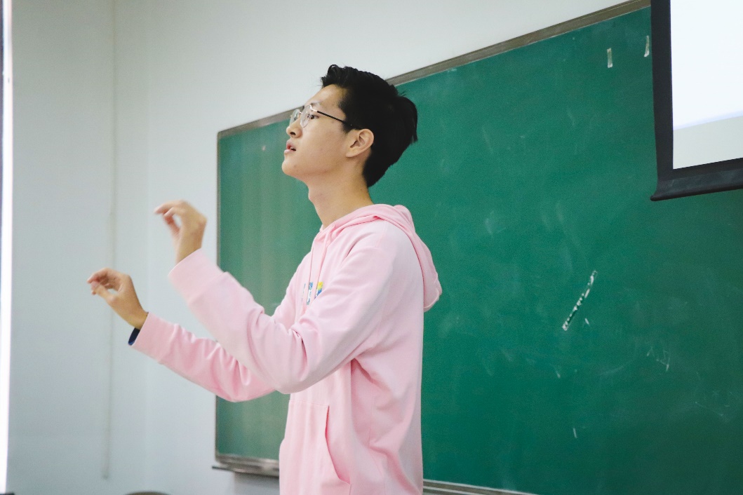 免费色情片
