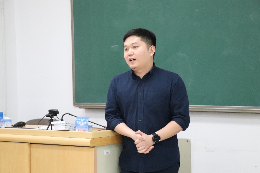 免费色情片