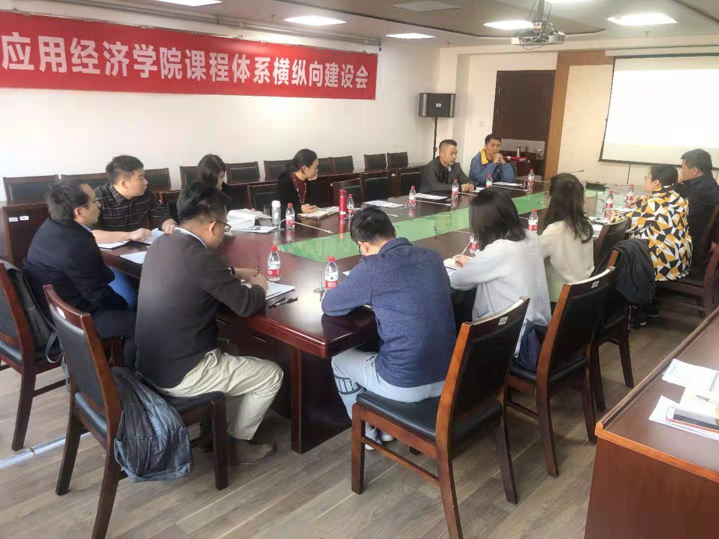 免费色情片