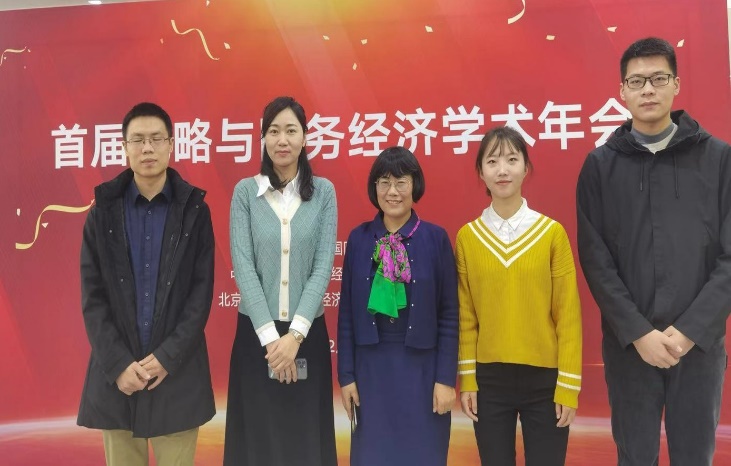 免费色情片