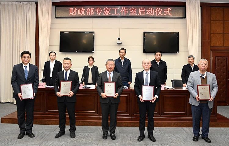 免费色情片