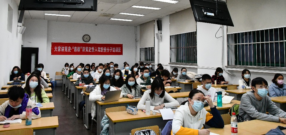 免费色情片