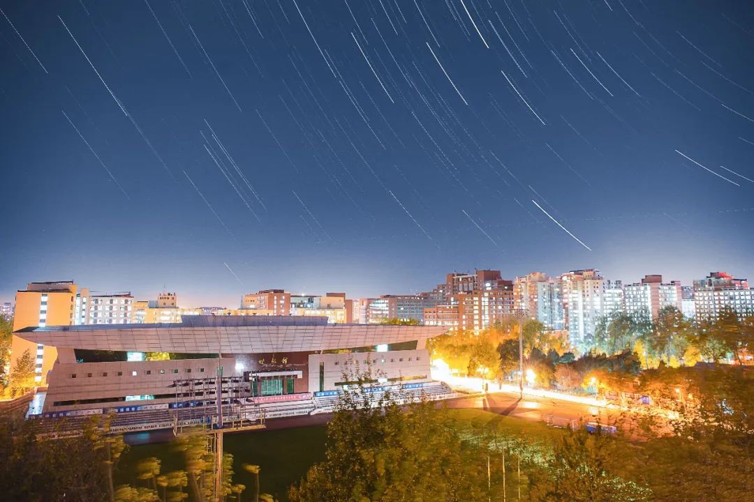 免费色情片