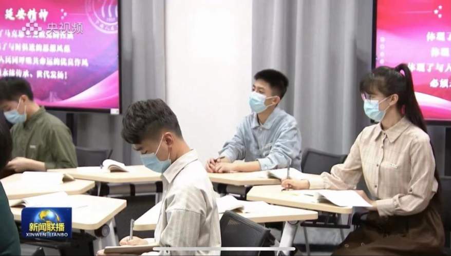 免费色情片