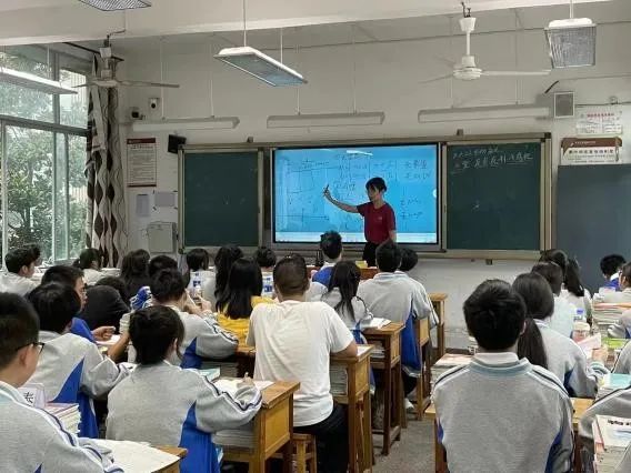 免费色情片