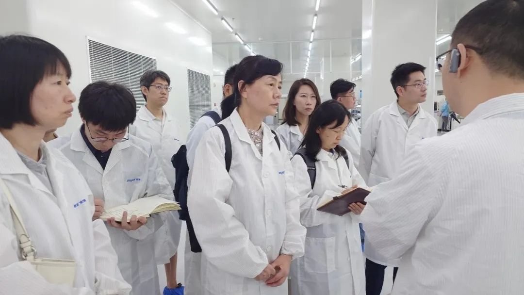 免费色情片