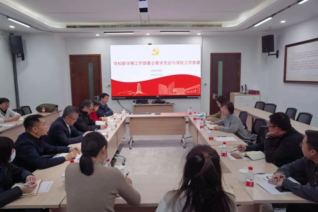 免费色情片