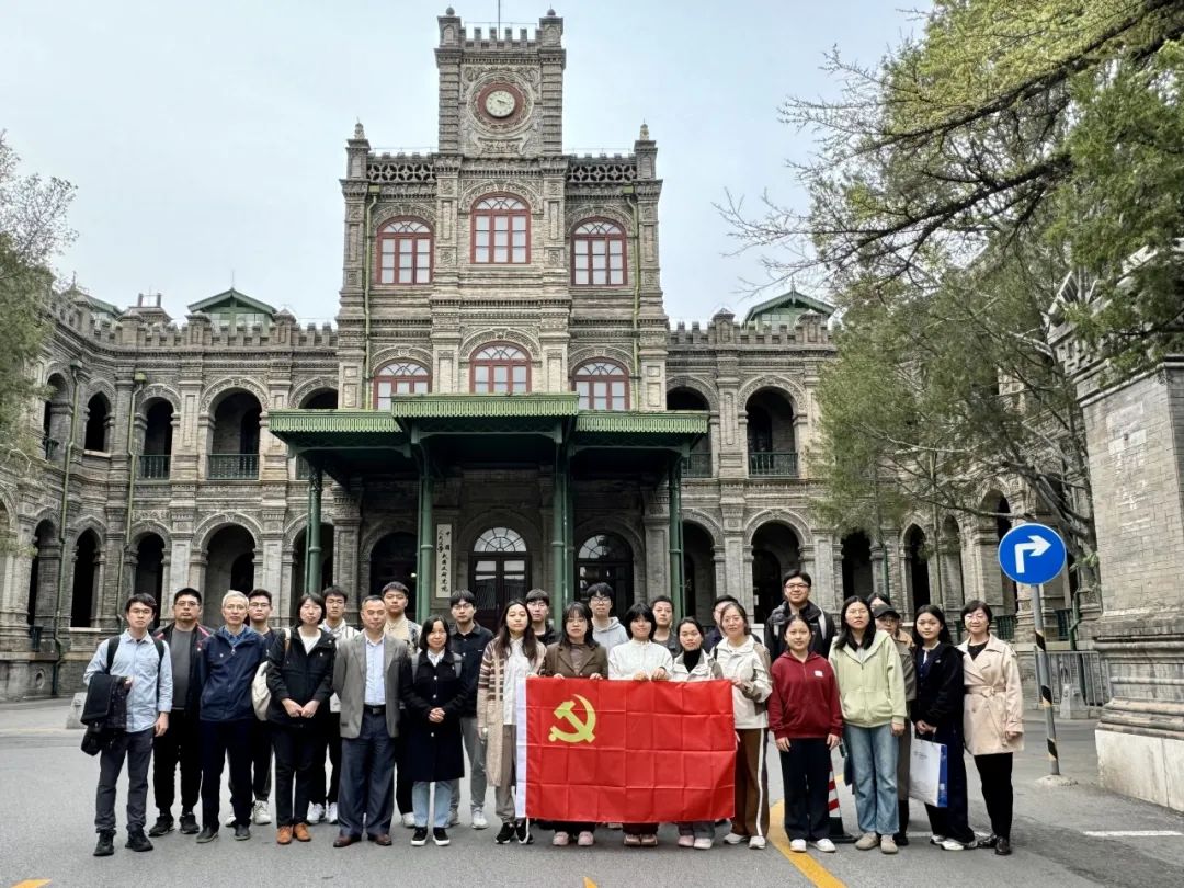 免费色情片
