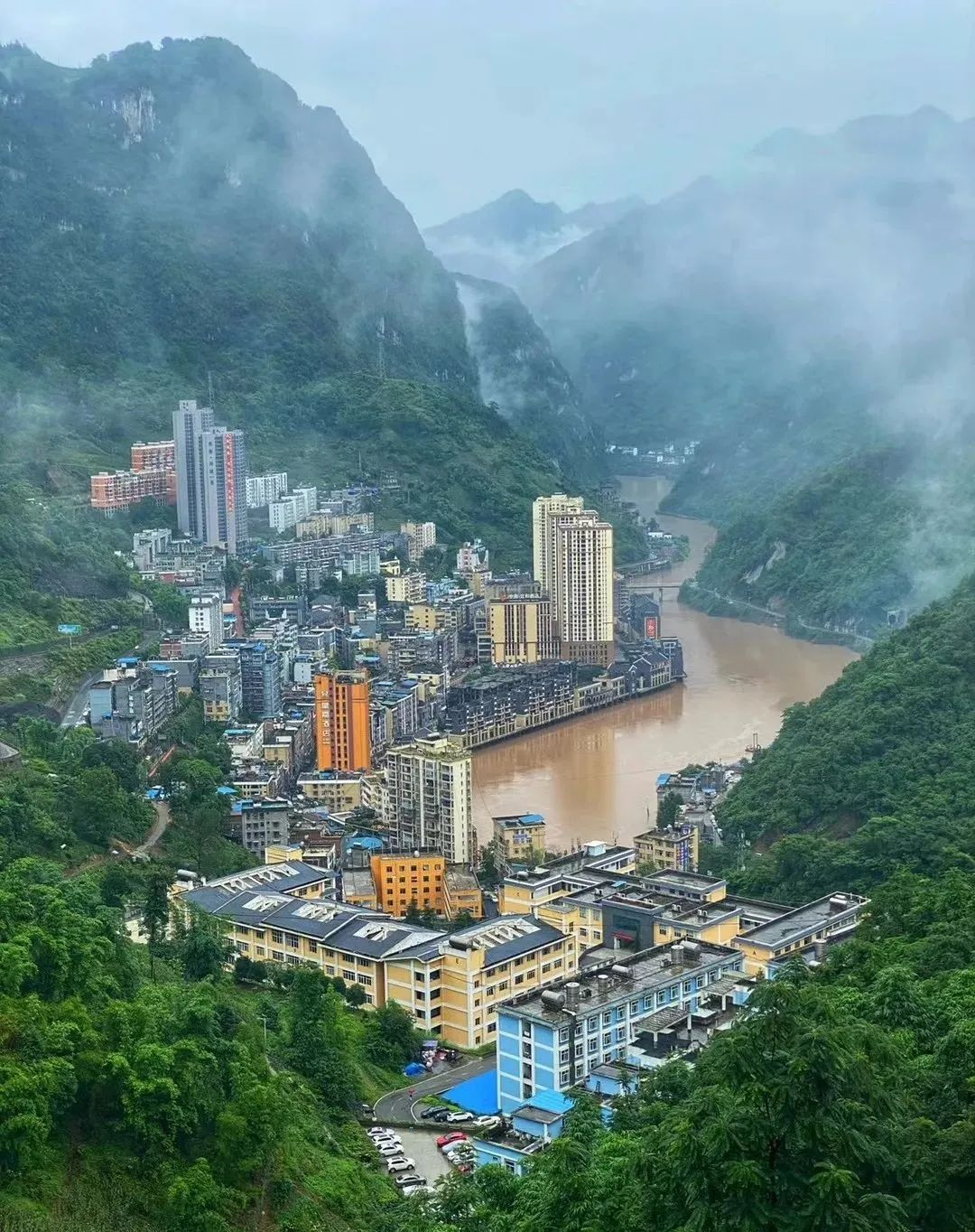 免费色情片