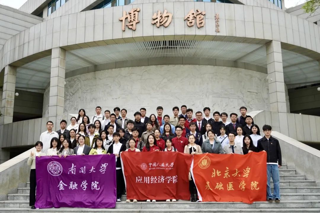 免费色情片