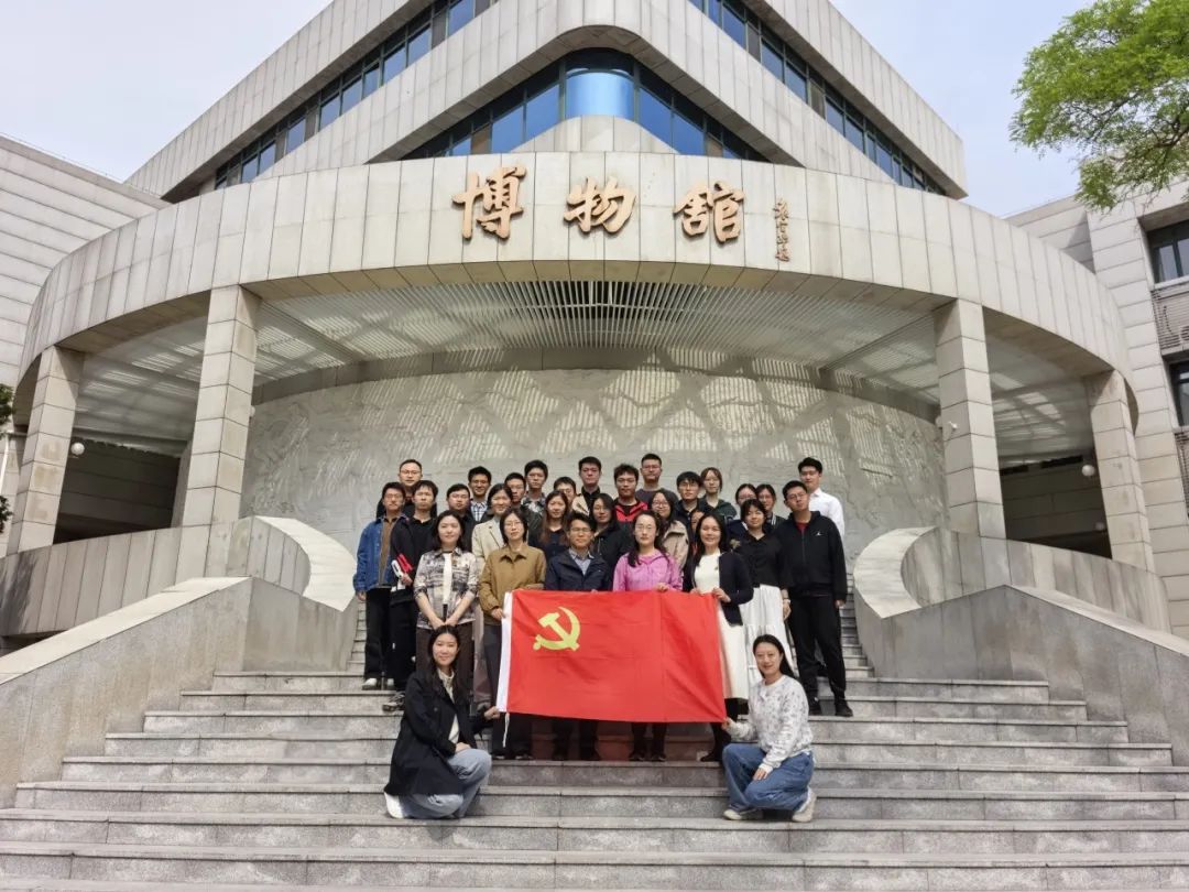 免费色情片