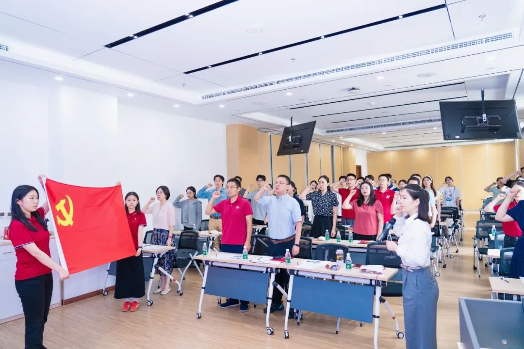 免费色情片